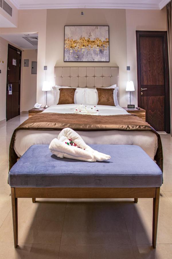 Viola Hotel Apartments Шарджа Екстер'єр фото