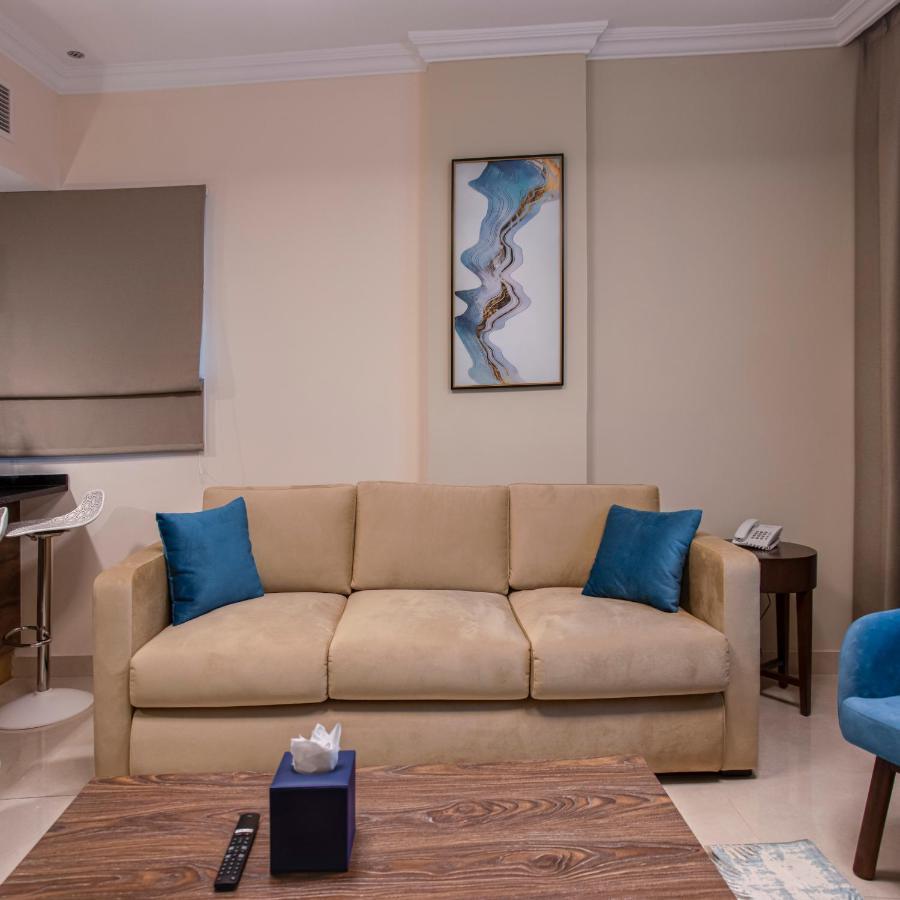 Viola Hotel Apartments Шарджа Екстер'єр фото
