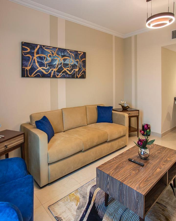 Viola Hotel Apartments Шарджа Екстер'єр фото