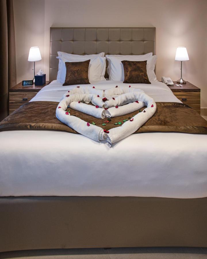 Viola Hotel Apartments Шарджа Екстер'єр фото