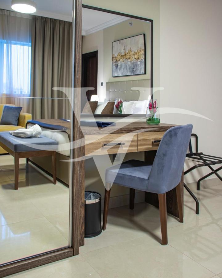 Viola Hotel Apartments Шарджа Екстер'єр фото