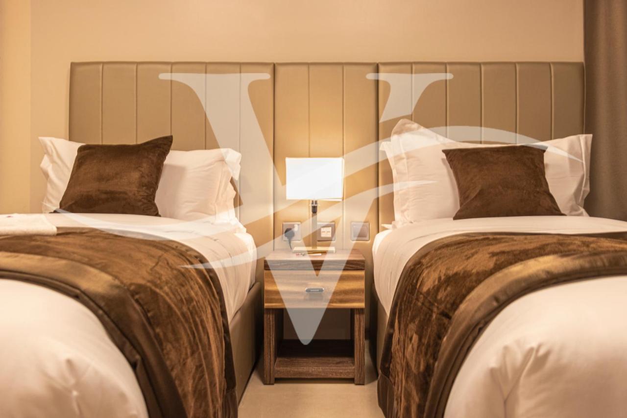 Viola Hotel Apartments Шарджа Екстер'єр фото