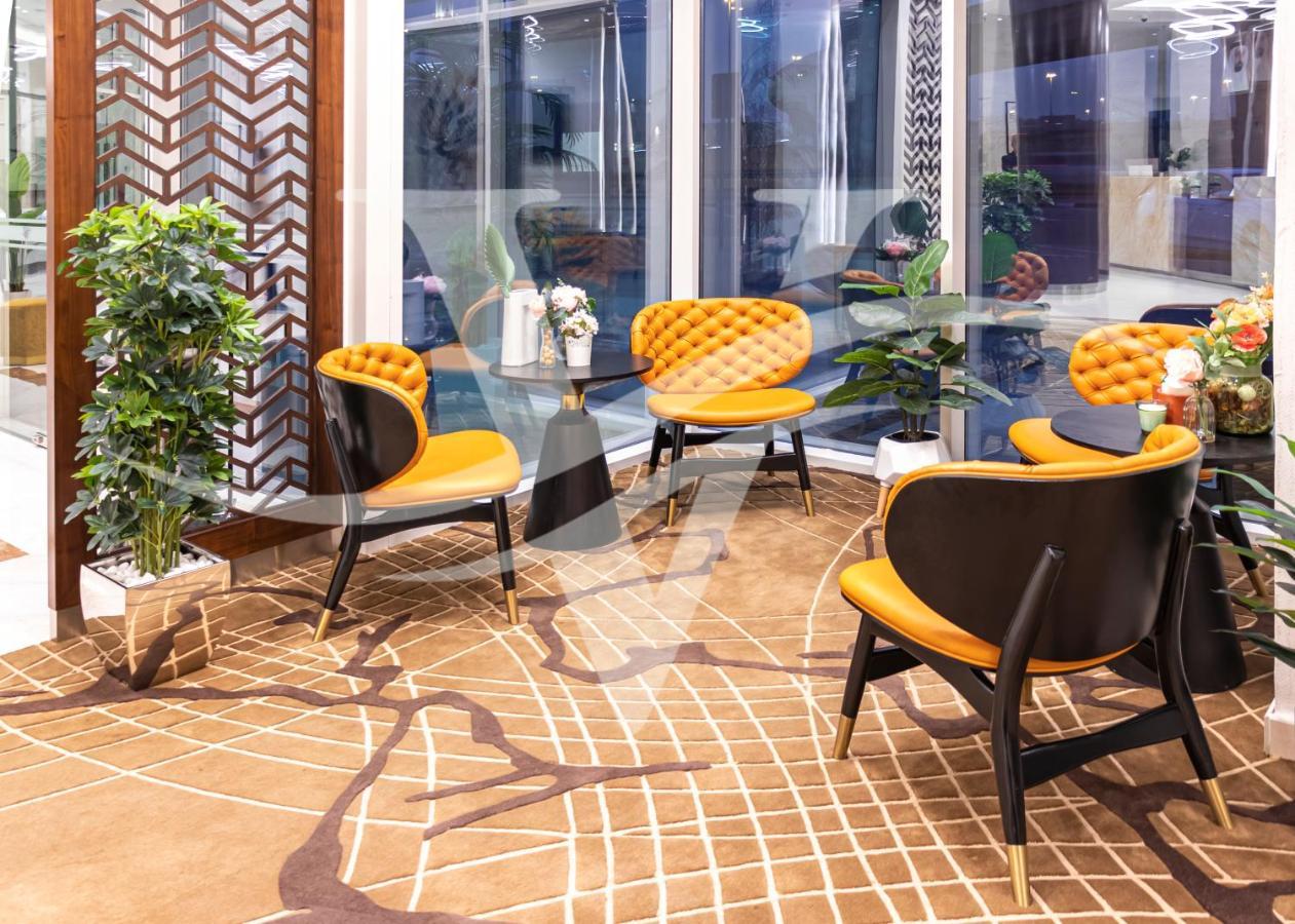 Viola Hotel Apartments Шарджа Екстер'єр фото